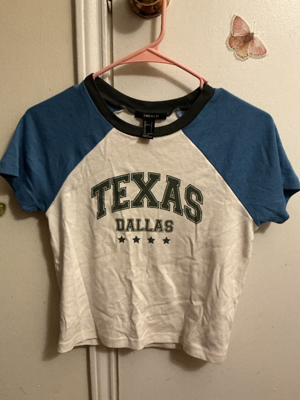 Forever 21 "Texas Dallas" Graphic Raglan Crop Tee - Size L